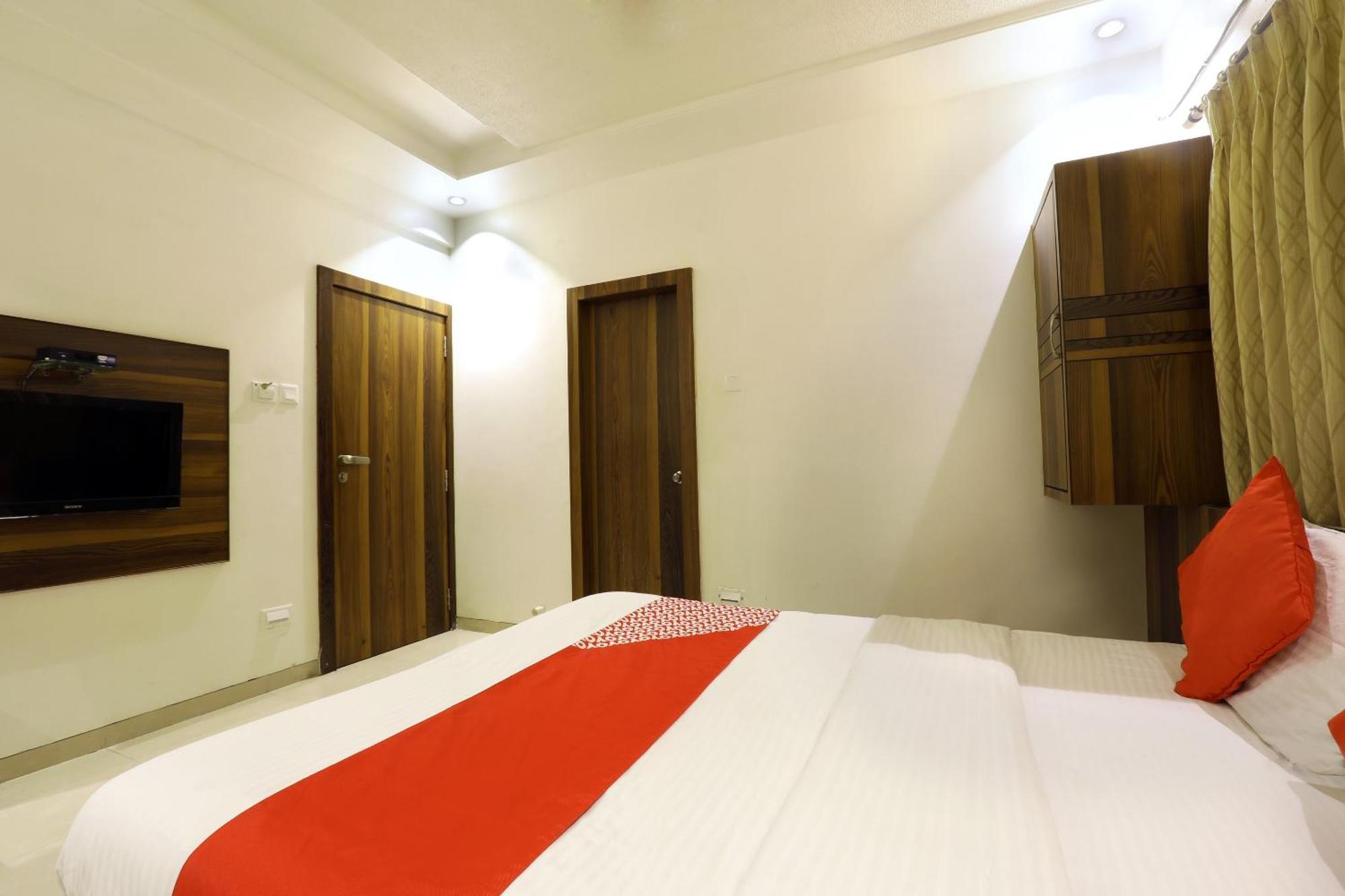 Collection O Satyan Inn Shirdi Luaran gambar