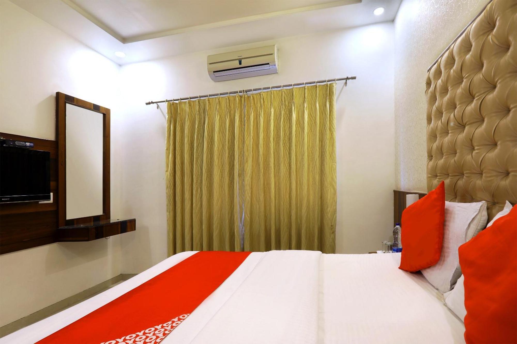 Collection O Satyan Inn Shirdi Luaran gambar
