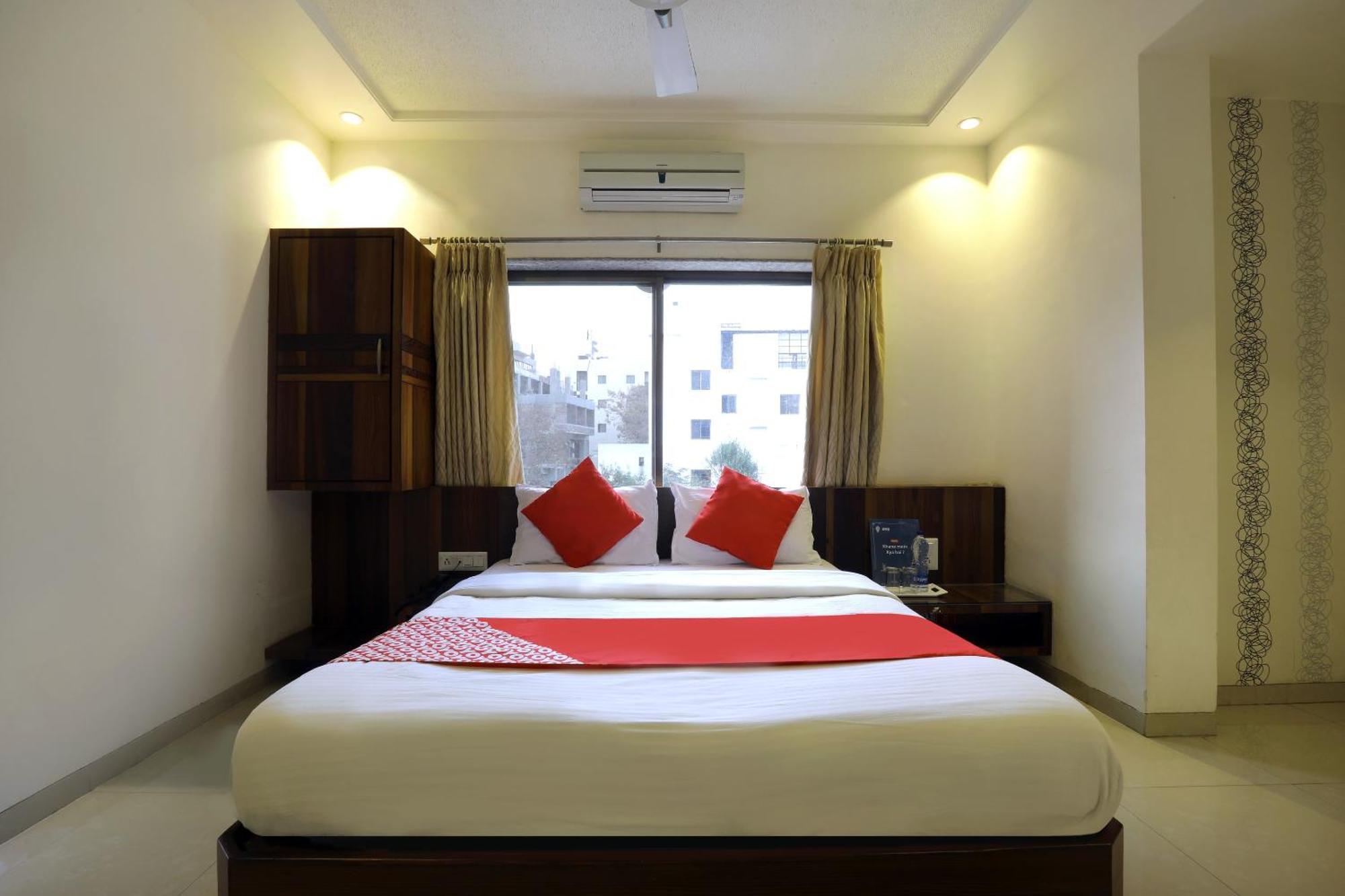 Collection O Satyan Inn Shirdi Luaran gambar