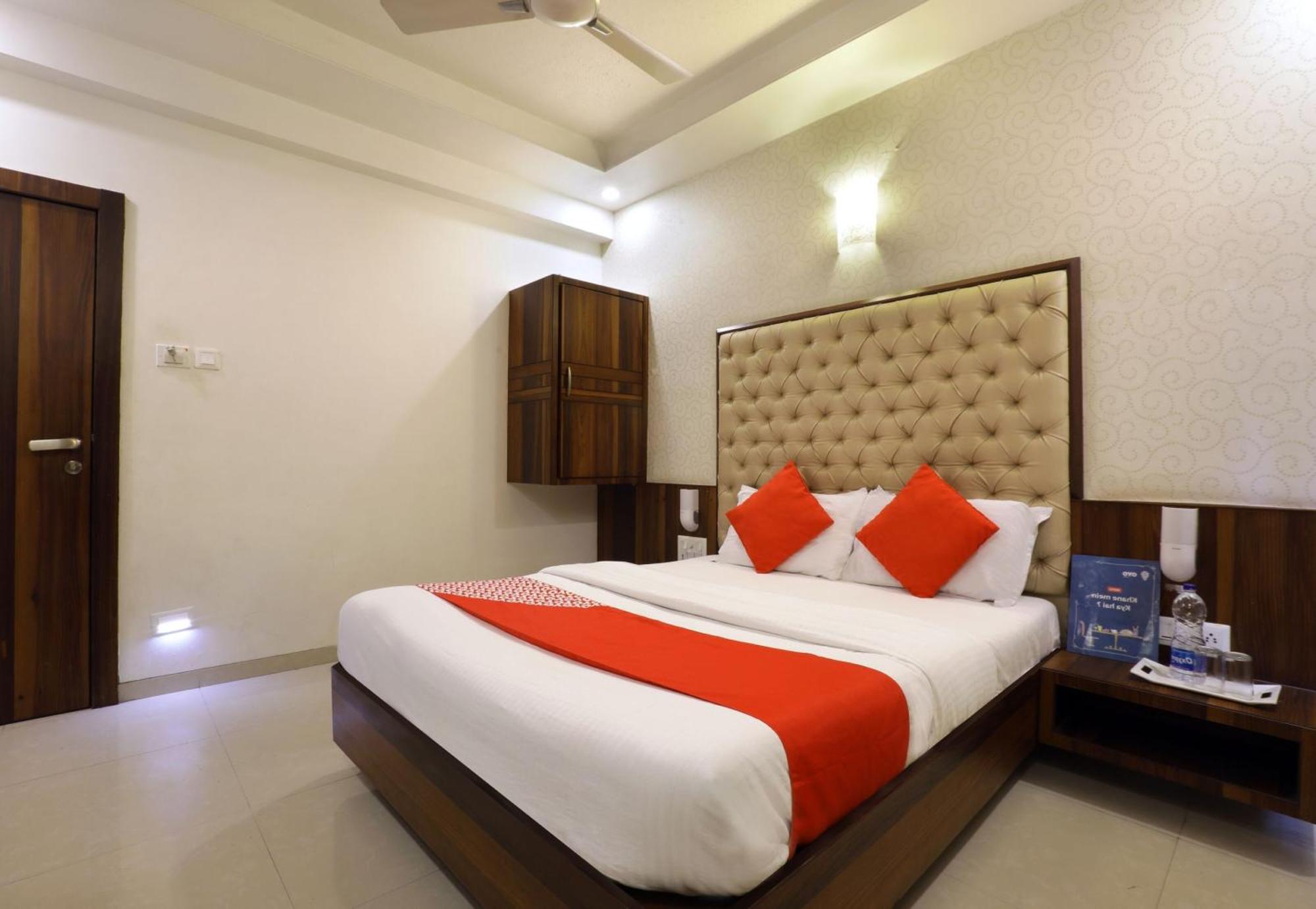 Collection O Satyan Inn Shirdi Luaran gambar