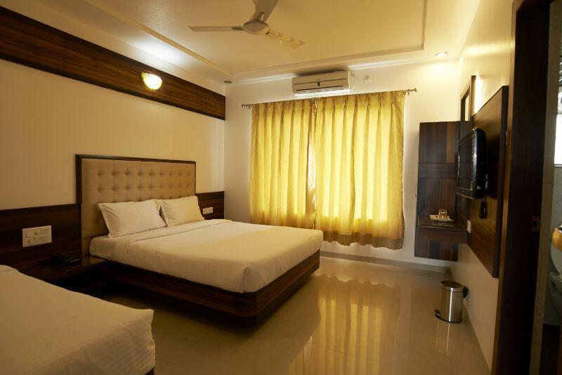 Collection O Satyan Inn Shirdi Luaran gambar